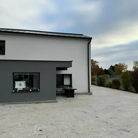 Апартаменты 50m2 Garden Parking Free Нове-Йирни