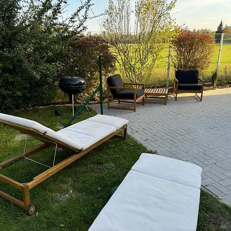 50m2 Garden Parking Free Апартаменты Нове-Йирни