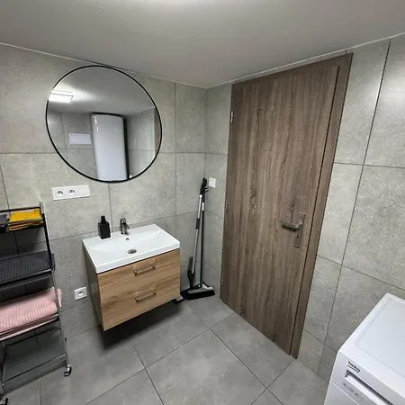50m2 Garden Parking Free Apartment *